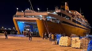  पहला भारतीय जहाज कच्चे खाद्य पदार्थ लेकर मालदीव के दक्षिणी बंदरगाह पर पहुंचा
