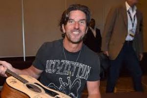 ग्रैमी पुरस्कार से सम्मानित गीतकार ब्रेट जेम्स की विमान हादसे में हुई मौत