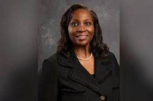   अमेरिका के उच्चतम न्यायालय ने लिसा कुक को फिलहाल फेडरल रिजर्व गवर्नर बने रहने की अनुमति दी