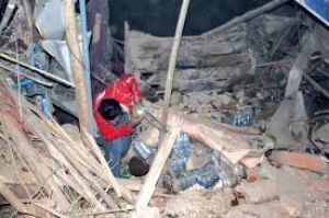 शक्तिशाली भूकंप के कारण कम से कम 20 लोगों की मौत