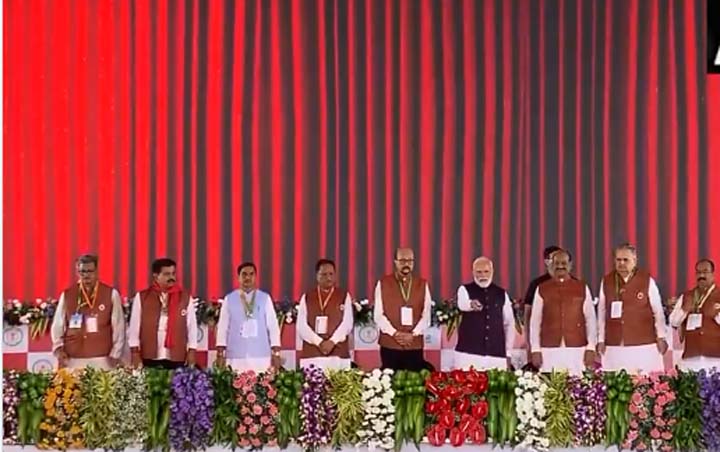 प्रधानमंत्री नरेंद्र मोदी ने छत्तीसगढ़ विधानसभा के नवीन भवन का लोकार्पण किया प्रधानमंत्री नरेंद्र मोदी ने छत्तीसगढ़ विधानसभा के नवीन भवन का लोकार्पण किया