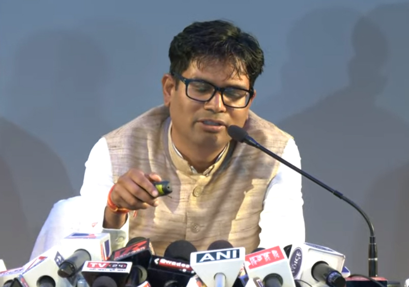 देश का पहला ऋण मुक्त ग्रीनफील्ड शहर बना अटल नगर : वित्त मंत्री देश का पहला ऋण मुक्त ग्रीनफील्ड शहर बना अटल नगर : वित्त मंत्री