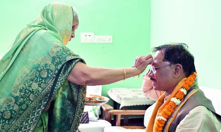 माँ का आशीर्वाद और अपार जनस्नेह : बगिया में आत्मीयता के साथ मना मुख्यमंत्री का जन्मदिन माँ का आशीर्वाद और अपार जनस्नेह : बगिया में आत्मीयता के साथ मना मुख्यमंत्री का जन्मदिन