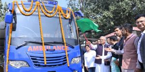 मुख्यमंत्री  भूपेश बघेल ने अखिल भारतीय मारवाड़ी युवा मंच द्वारा संचालित कैंसर स्क्रीनिंग वैन को हरी झंडी दिखाकर किया रवाना 