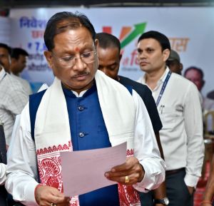  जनदर्शन: मुख्यमंत्री विष्णु देव साय ने आमजन की समस्याएँ सुनीं, मौके पर दिए त्वरित समाधान