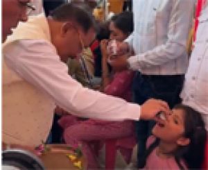  चंद्रनाहू कुर्मी-क्षत्रिय समाज के केंद्रीय अधिवेशन में मुख्यमंत्री ने बच्चों को कराया स्वर्णप्राशन