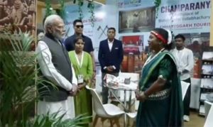 प्रधानमंत्री नरेन्द्र मोदी ने छत्तीसगढ़ के स्टाल की सराहना की 