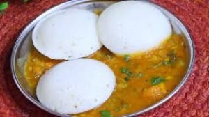  रुई जैसी सॉफ्ट और फूली-फूली बनेगी इडली!