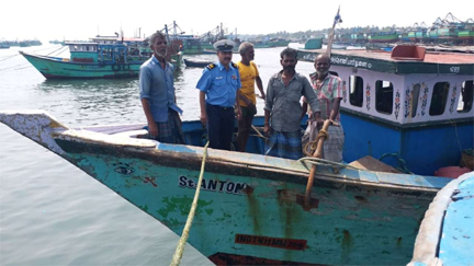 आंध्र प्रदेश सर्वाधिक प्रभावित, तमिलनाडु में फंसे नागरिकों को नाव से बचाया गया आंध्र प्रदेश सर्वाधिक प्रभावित, तमिलनाडु में फंसे नागरिकों को नाव से बचाया गया