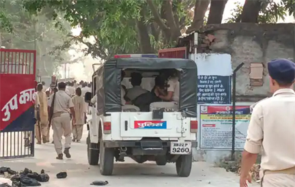 जेलों की तलाशी के दौरान चार मोबाईल फोन सहित प्रतिबंधित सामग्री बरामद जेलों की तलाशी के दौरान चार मोबाईल फोन सहित प्रतिबंधित सामग्री बरामद