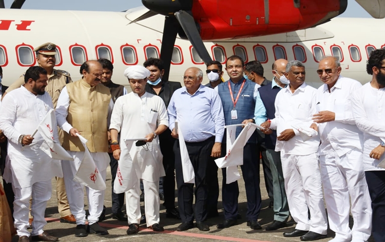 उड़ान योजना के अंतर्गत एलाइन्स एयर ने मुंबई और गुजरात में केशोद के बीच सीधी उड़ान सेवा शुरू की उड़ान योजना के अंतर्गत एलाइन्स एयर ने मुंबई और गुजरात में केशोद के बीच सीधी उड़ान सेवा शुरू की