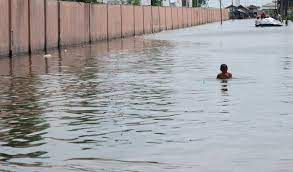 बारिश के कहर से 32 की जान गयी, बहाली कार्यों के लिए 500 करोड़ वितरित किए जायेंगे बारिश के कहर से 32 की जान गयी, बहाली कार्यों के लिए 500 करोड़ वितरित किए जायेंगे