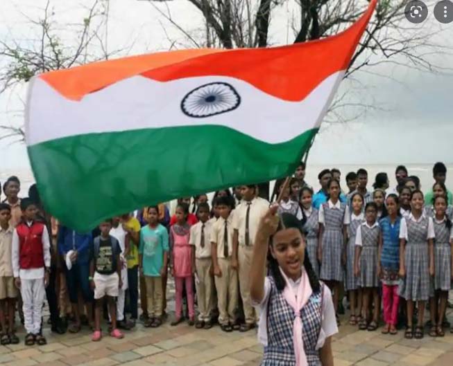 ‘हर घर तिरंगा' के लिए साढ़े पांच लाख बांस की छड़ी बनाने में जुटीं जनजातीय महिलाएं ‘हर घर तिरंगा' के लिए साढ़े पांच लाख बांस की छड़ी बनाने में जुटीं जनजातीय महिलाएं