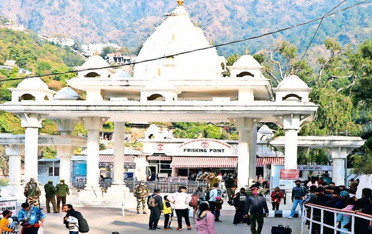 भारी बारिश के कारण वैष्णो देवी माता मंदिर की यात्रा के लिए हिमकोटि मार्ग बंद भारी बारिश के कारण वैष्णो देवी माता मंदिर की यात्रा के लिए हिमकोटि मार्ग बंद