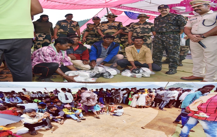 ओडिशा के मलकानगिरी जिले में पांच सौ से अधिक माओवादी समर्थकों ने आत्मसमर्पण किया ओडिशा के मलकानगिरी जिले में पांच सौ से अधिक माओवादी समर्थकों ने आत्मसमर्पण किया