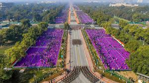 तेलंगाना की खदान से ग्रेनाइट के विशाल पत्थर को लाने के लिए सड़क बनाई गई तेलंगाना की खदान से ग्रेनाइट के विशाल पत्थर को लाने के लिए सड़क बनाई गई