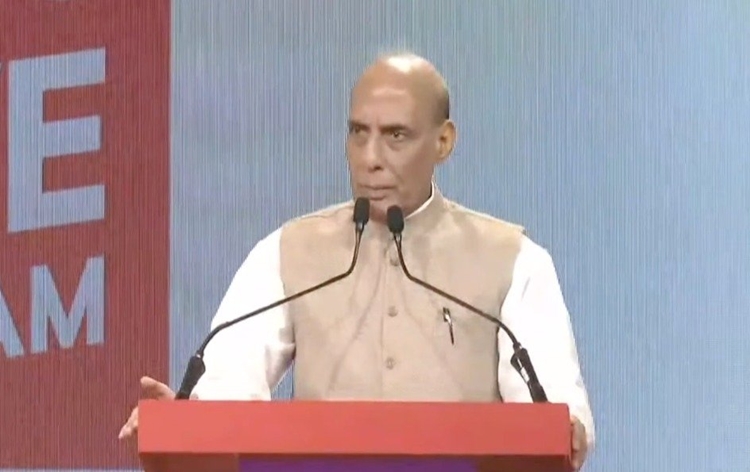 रक्षामंत्री राजनाथ सिंह ने कहा - भारत 2025 तक रक्षा क्षेत्र में आत्मनिर्भर हो जाएगा रक्षामंत्री राजनाथ सिंह ने कहा - भारत 2025 तक रक्षा क्षेत्र में आत्मनिर्भर हो जाएगा