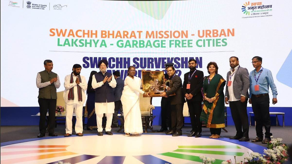 इंदौर लगातार छठी बार सबसे स्वच्छ शहर घोषित, सूरत दूसरे स्थान पर बरकरार इंदौर लगातार छठी बार सबसे स्वच्छ शहर घोषित, सूरत दूसरे स्थान पर बरकरार