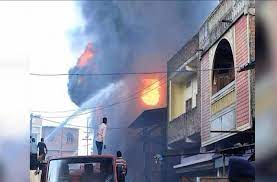 आवासीय इमारत में आग लगने से सात महीने की बच्ची सहित चार की मौत आवासीय इमारत में आग लगने से सात महीने की बच्ची सहित चार की मौत