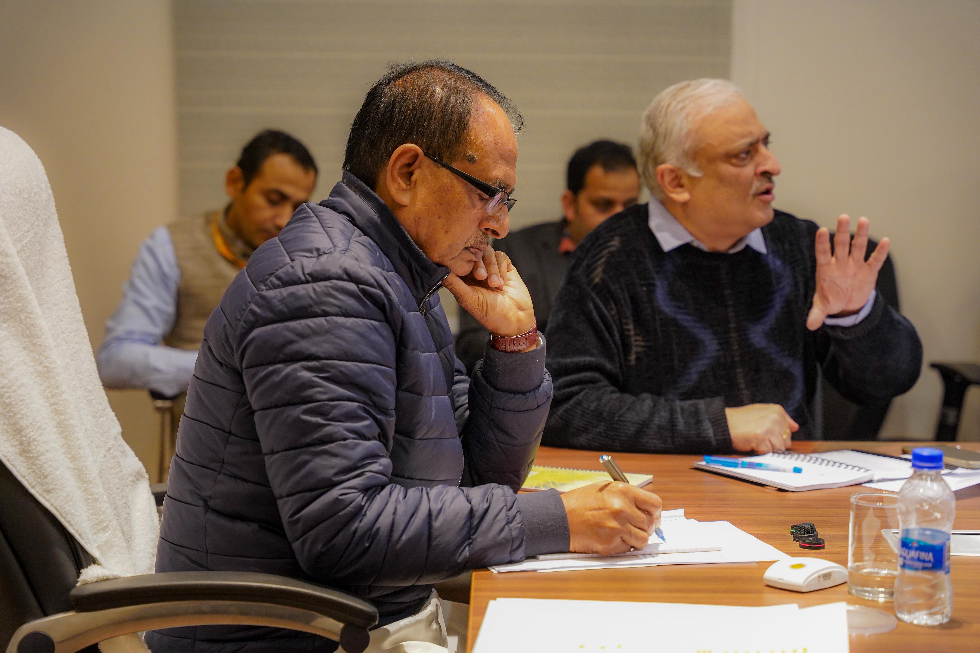 केंद्रीय मंत्री शिवराज सिंह चौहान ने राज्यों के कृषि मंत्रियों के साथ मंत्रालय की विभिन्न योजनाओं की समीक्षा बैठक की केंद्रीय मंत्री शिवराज सिंह चौहान ने राज्यों के कृषि मंत्रियों के साथ मंत्रालय की विभिन्न योजनाओं की समीक्षा बैठक की