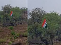 सुरक्षा बलों ने नक्सलियों के कब्जे वाली पहाड़ी को अपने नियंत्रण में लिया, अभियान जारी सुरक्षा बलों ने नक्सलियों के कब्जे वाली पहाड़ी को अपने नियंत्रण में लिया, अभियान जारी