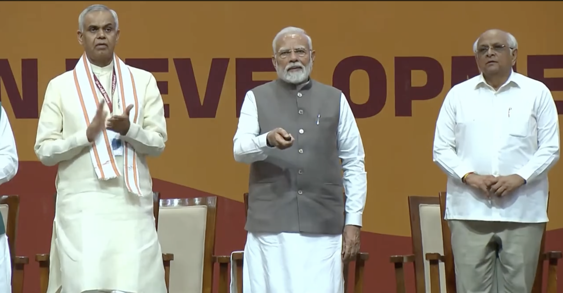 पीएम मोदी ने गुजरात में 5,536 करोड़ के प्रोजेक्ट्स का किया लोकार्पण व शिलान्यास पीएम मोदी ने गुजरात में 5,536 करोड़ के प्रोजेक्ट्स का किया लोकार्पण व शिलान्यास