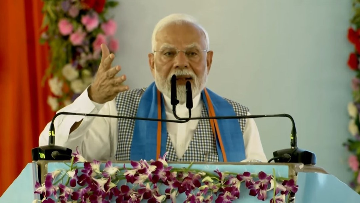 प्रधानमंत्री मोदी ने बिहार के मरहौड़ा संयंत्र में निर्मित पहली निर्यात लोकोमोटिव को हरी झंडी दिखाकर किया रवाना प्रधानमंत्री मोदी ने बिहार के मरहौड़ा संयंत्र में निर्मित पहली निर्यात लोकोमोटिव को हरी झंडी दिखाकर किया रवाना