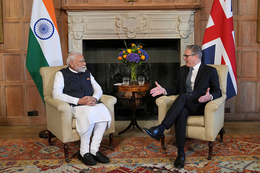 भारत-ब्रिटेन व्यापार समझौते से फार्मा और केमिकल सेक्टर को मिलेगा बढ़ावा, जेनरिक दवाएं और मेडिकल उपकरण अब होंगे टैक्स-फ्री भारत-ब्रिटेन व्यापार समझौते से फार्मा और केमिकल सेक्टर को मिलेगा बढ़ावा, जेनरिक दवाएं और मेडिकल उपकरण अब होंगे टैक्स-फ्री