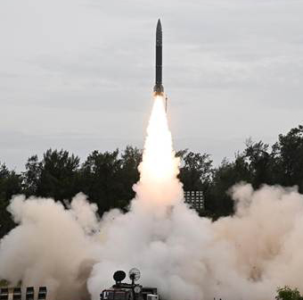 प्रलय मिसाइल के लगातार दो उड़ान-परीक्षण , रक्षा मंत्री ने की सराहना प्रलय मिसाइल के लगातार दो उड़ान-परीक्षण , रक्षा मंत्री ने की सराहना