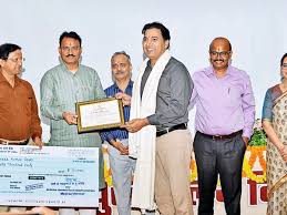 डॉ. जितेंद्र कुमार सोनी को मिला हिन्दी सेवा पुरस्कार डॉ. जितेंद्र कुमार सोनी को मिला हिन्दी सेवा पुरस्कार