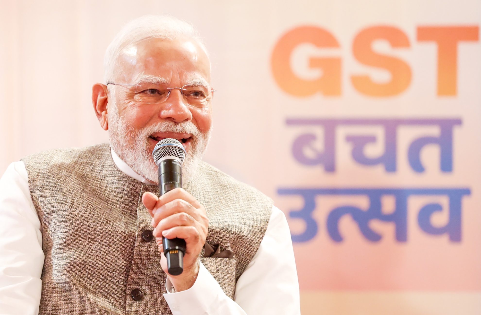 नवरात्रि पर पीएम मोदी का देश को पत्र : जीएसटी बचत उत्सव से बढ़ेगी बचत, स्वदेशी अपनाने की अपील नवरात्रि पर पीएम मोदी का देश को पत्र : जीएसटी बचत उत्सव से बढ़ेगी बचत, स्वदेशी अपनाने की अपील