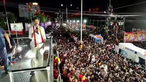 तमिलनाडु: अभिनेता विजय की रैली में मची भगदड़, महिलाओं-बच्चों समेत 31 की मौत तमिलनाडु: अभिनेता विजय की रैली में मची भगदड़, महिलाओं-बच्चों समेत 31 की मौत