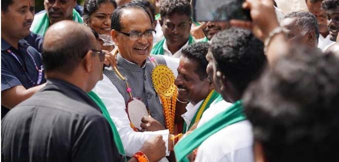 केंद्रीय कृषि मंत्री शिवराज सिंह चौहान ने किया वेल्लोर कृषि विज्ञान केंद्र का दौरा केंद्रीय कृषि मंत्री शिवराज सिंह चौहान ने किया वेल्लोर कृषि विज्ञान केंद्र का दौरा