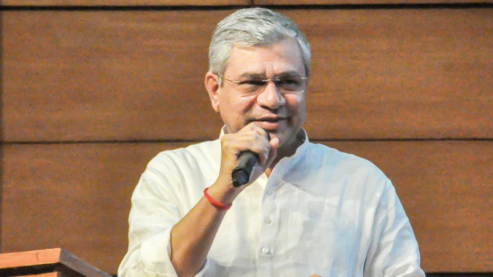 दो चरणों में होगी देश की जनगणना, केंद्रीय कैबिनेट ने दी बजट को मंजूरी दो चरणों में होगी देश की जनगणना, केंद्रीय कैबिनेट ने दी बजट को मंजूरी