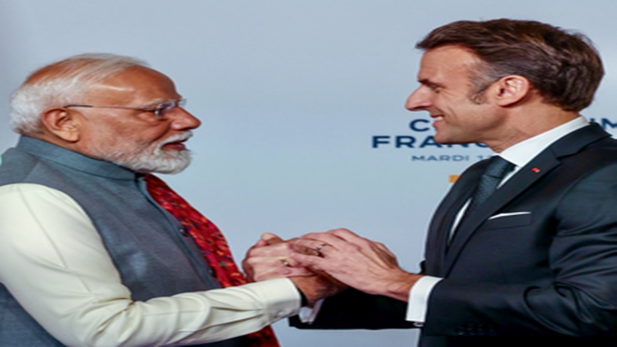 भारत-फ्रांस रक्षा सहयोग: पीएम मोदी और राष्ट्रपति मैक्रों करेंगे हेलीकॉप्टर असेंबली लाइन का उद्घाटन भारत-फ्रांस रक्षा सहयोग: पीएम मोदी और राष्ट्रपति मैक्रों करेंगे हेलीकॉप्टर असेंबली लाइन का उद्घाटन