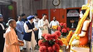 केंद्रीय मंत्री हरदीप सिंह पुरी ने गोरखनाथ मंदिर में की पूजा-अर्चना केंद्रीय मंत्री हरदीप सिंह पुरी ने गोरखनाथ मंदिर में की पूजा-अर्चना