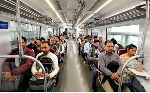 नमो भारत ने बनाया नया रिकॉर्ड, एक दिन में 1.25 लाख से अधिक यात्रियों ने किया सफर नमो भारत ने बनाया नया रिकॉर्ड, एक दिन में 1.25 लाख से अधिक यात्रियों ने किया सफर