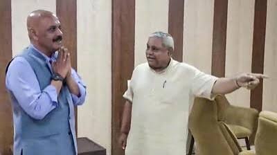मुख्य कार्यकारी अधिकारी मिश्रा ने ट्रस्ट के सदस्यों के साथ पहली बैठक में भाग लिया मुख्य कार्यकारी अधिकारी मिश्रा ने ट्रस्ट के सदस्यों के साथ पहली बैठक में भाग लिया