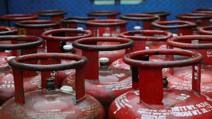 ग्रामीण क्षेत्रों में गैस सिलेंडर बुकिंग की अवधि 45 से घटकर 25 दिन हुई : पेट्रोलियम राज्यमंत्री ग्रामीण क्षेत्रों में गैस सिलेंडर बुकिंग की अवधि 45 से घटकर 25 दिन हुई : पेट्रोलियम राज्यमंत्री
