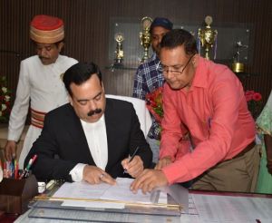 शशांक ने संभाला मप्र के नए महाधिवक्ता का पदभार