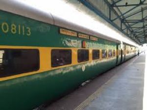 गरीब रथ में बेडरोल लेना जरूरी