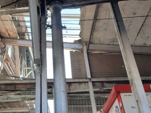 भोपाल स्टेशन में फुट ओवर ब्रिज के रैंप का हिस्सा गिरा, 9 घायल