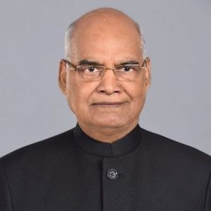  राष्ट्रपति ने युवाओं से आगे आकर जनजातियों के समग्र विकास के लिए काम करने की अपील की
