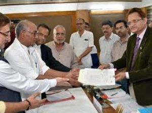  कांग्रेस के वरिष्ठ नेता दिग्विजय सिंह ने राज्यसभा चुनाव के लिए   नामांकन भरा