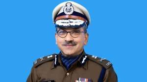  सीआरपीएफ के महानिदेशक माहेश्वरी स्वयं पृथकवास में गए