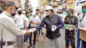  फिल्म स्टार आशुतोष राणा और राजपाल यादव ने बढ़ाया कोरोना योद्धाओं का मनोबल