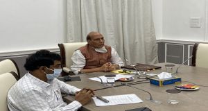  रक्षामंत्री  ने कोविड-19 के नमूनों की जांच का दायरा बढ़ाने के लिए मोबाइल विषाणुविज्ञान अनुसंधान और  प्रयोगशाला का शुभारंभ किया