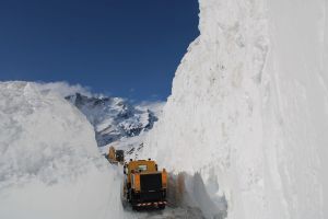  तीन सप्ताह पहले ही खोला गया रोहतांग दर्रा