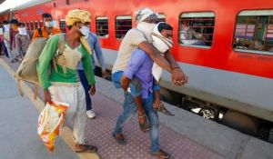   गृह मंत्रालय की राज्यों को हिदायत: बिना किसी बाधा के अधिक श्रमिक स्पेशल ट्रेनें चलाने में रेलवे के साथ सहयोग करें  