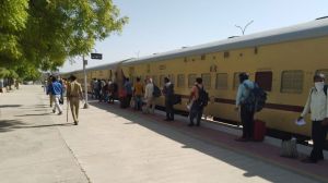  रेलवे ने संकेत दिया कि 30 जून तक सिर्फ विशेष ट्रेनें ही चलेंगी  